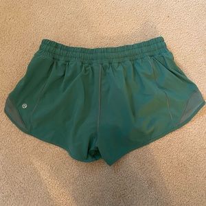Lululemon Hotty Hot Short 2.5”